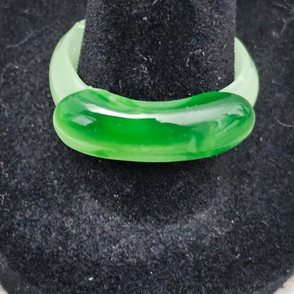 Carved Jade Nephrite Saddle Translucent Natural Green Jade Band Ring - Picture 3 of 7